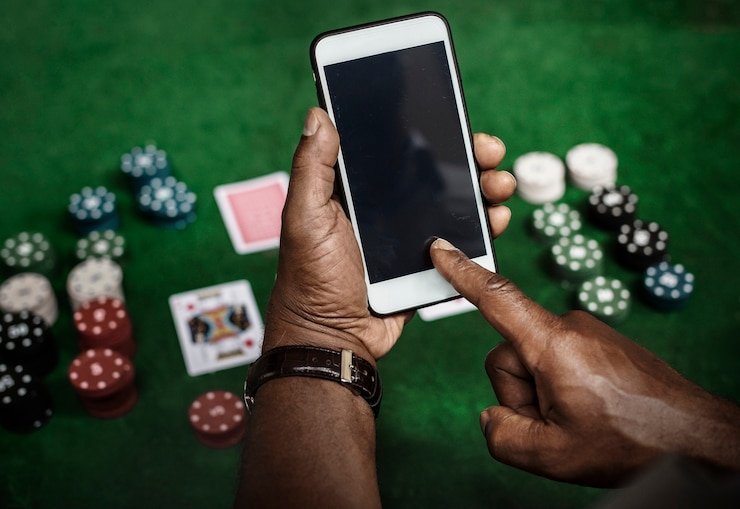 Bingo room interface on 303slot showing multiple active cards and prize pool